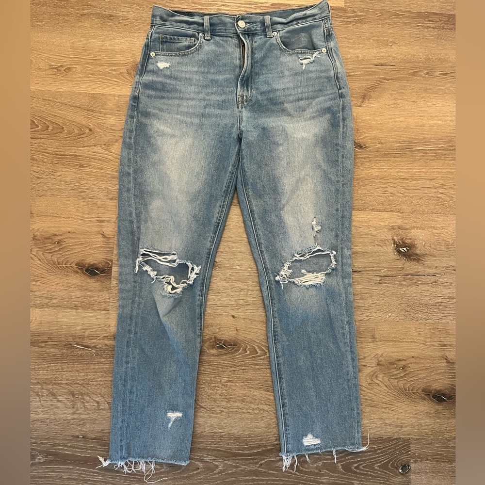 ‘American Eagle’ Straight Leg Mom Jeans